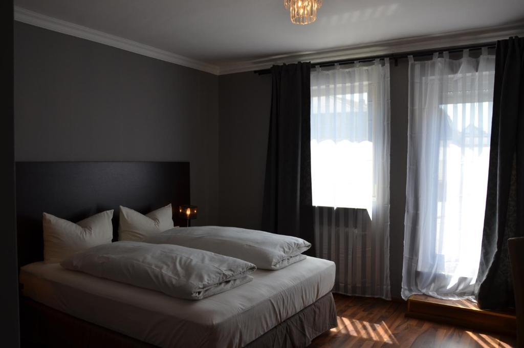 Hotel Rheinstein Рюдесхайм-на-Рейне Экстерьер фото