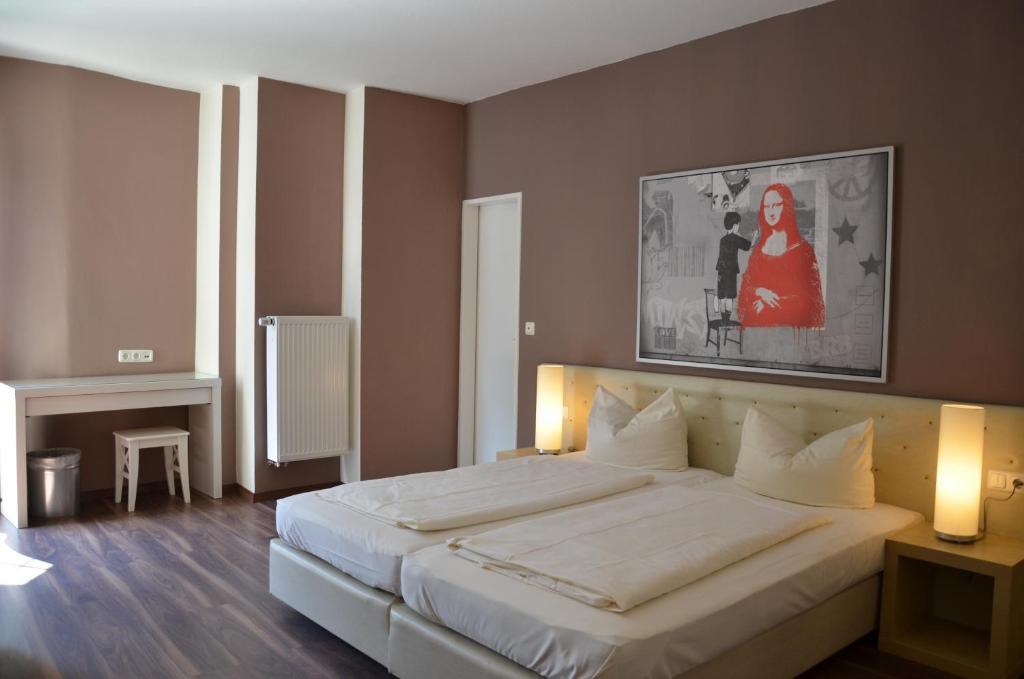 Hotel Rheinstein Рюдесхайм-на-Рейне Экстерьер фото